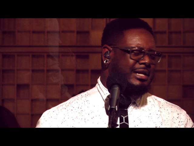 T-Pain - Officially Yours (live)