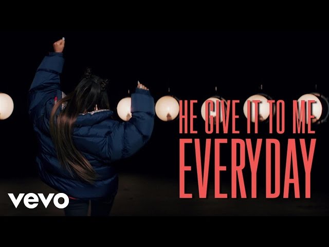 Ariana Grande, Future - Everyday (Lyric Video)
